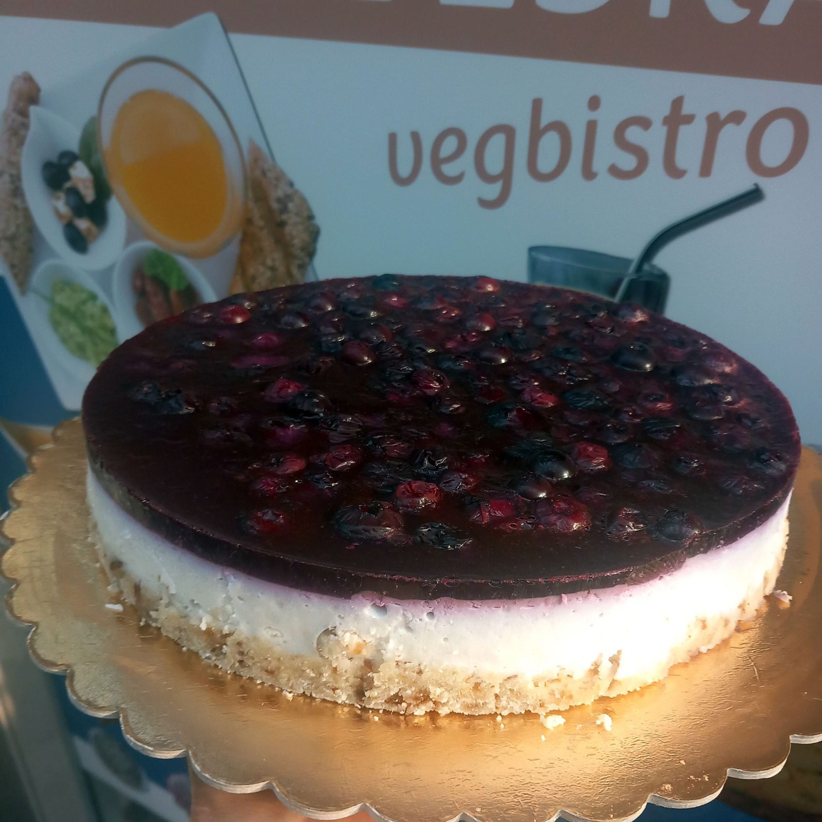 Presna torta z borovnicami brez sladkorja in moke